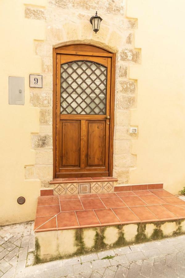 U Dammusu Villa โมดิกา ภายนอก รูปภาพ